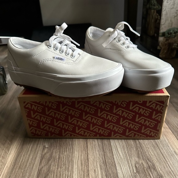 Vans Like New Stacked Era in White Leather Size 8 - Picture 2 of 10